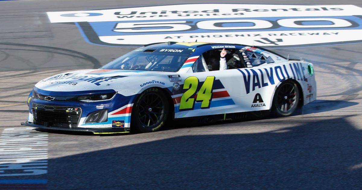 Byron goes two in a row after late yellow in Phoenix | RACER