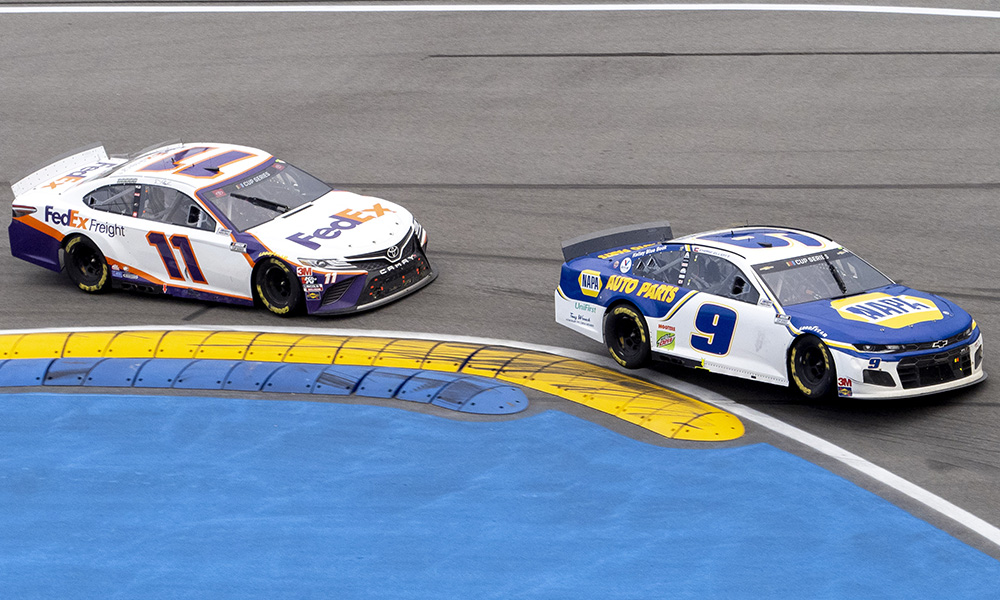 Elliott holds off Hamlin to win on Daytona road course