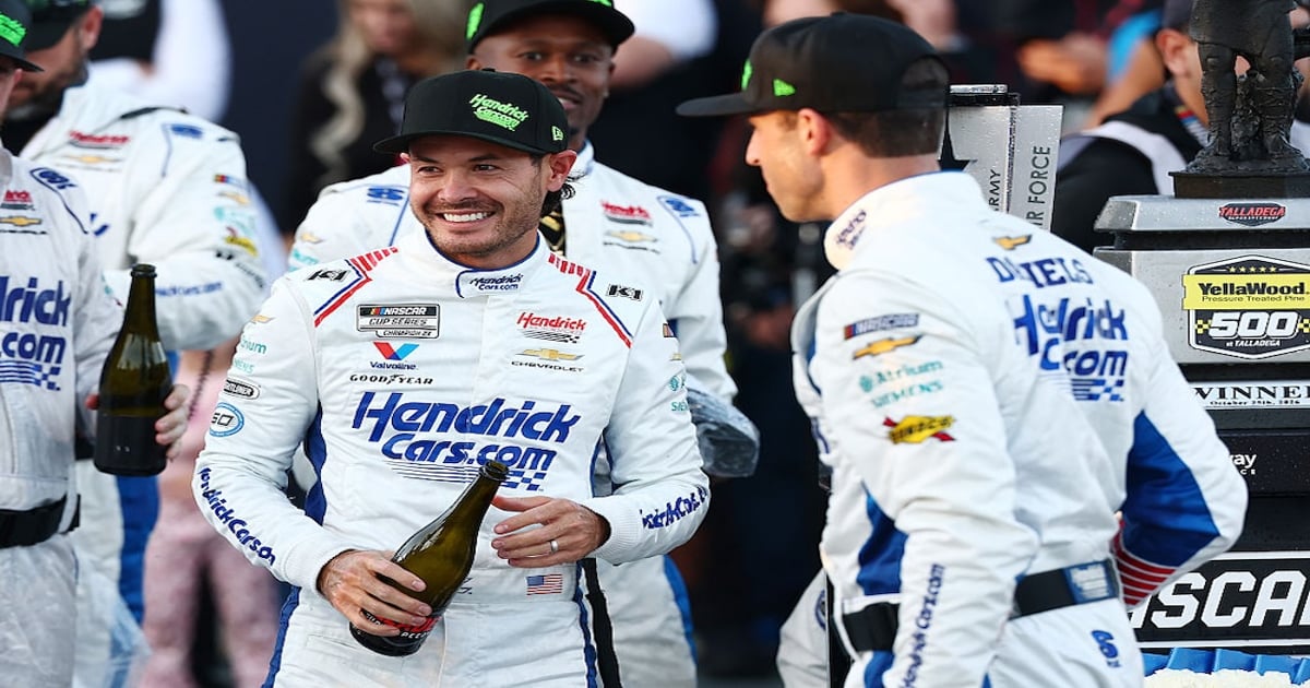 Chase update: Larson not putting a hand on the Cup Series championship ...
