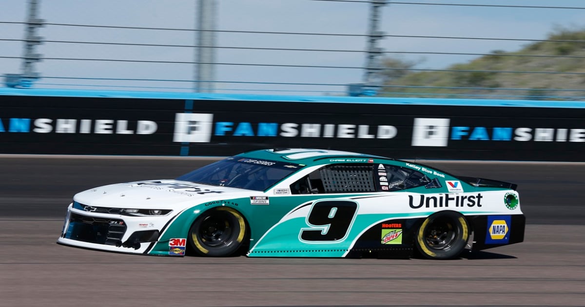 Elliott keeps Hendrick hot with Phoenix pole | RACER