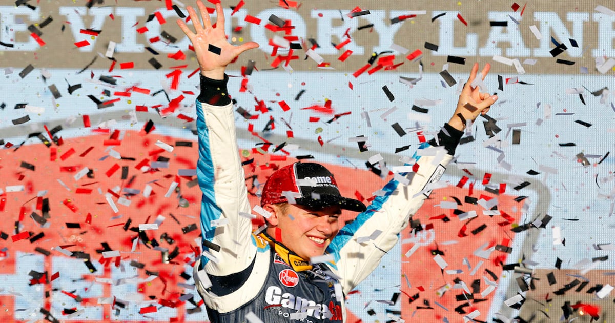 Bell wins at Phoenix as Xfinity Championship 4 set | RACER