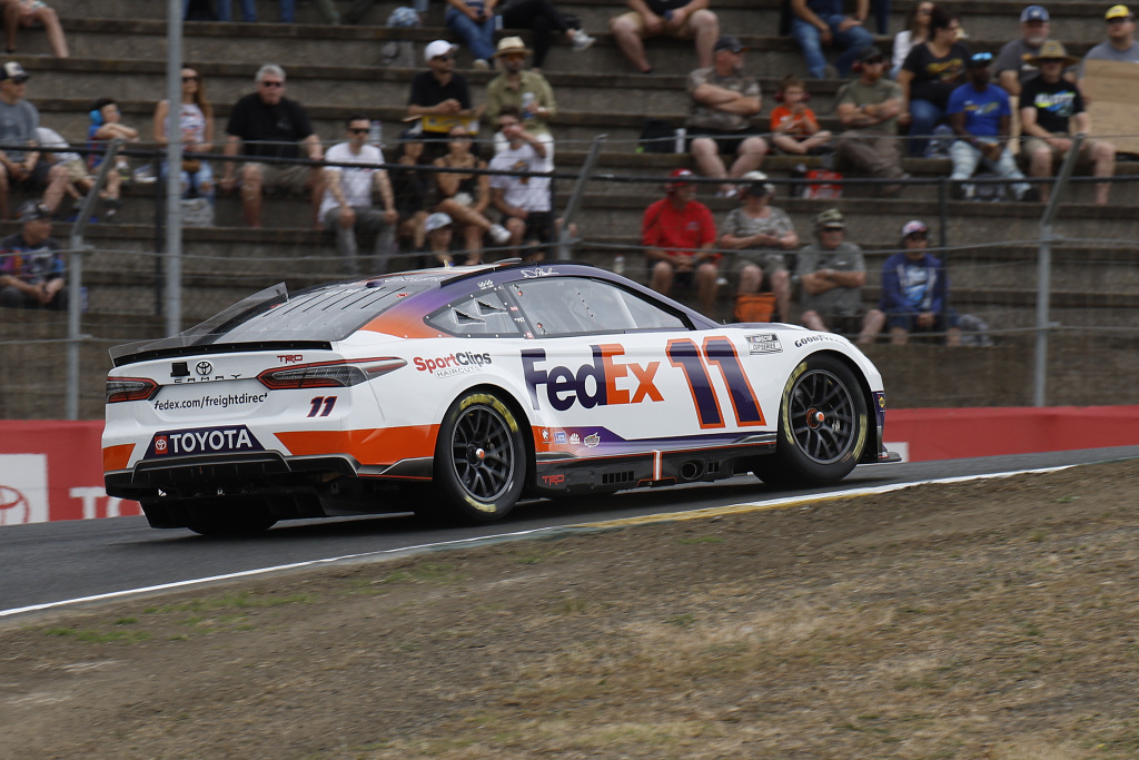 Hamlin motors to his first Sonoma Raceway pole