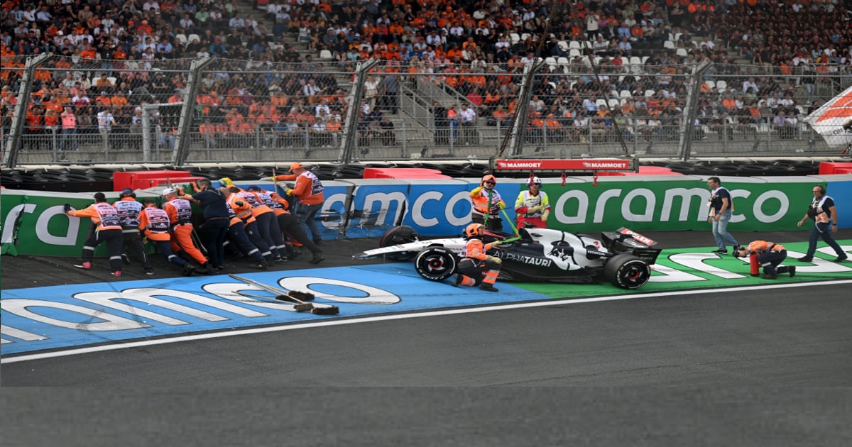 Ricciardo hospitalized with possible hand injury following crash in ...