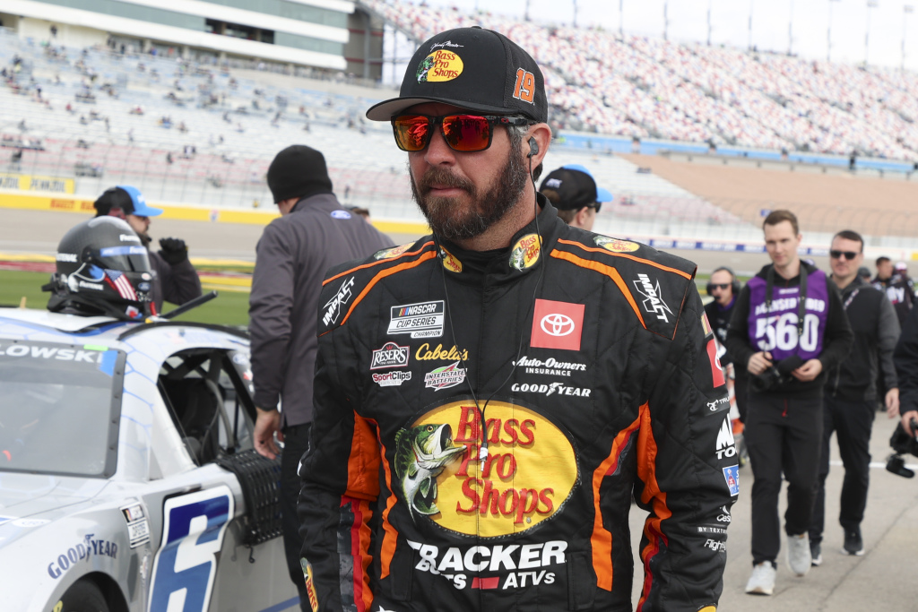 Truex took a gamble in Vegas and lost