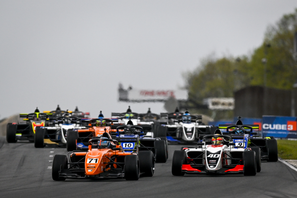 Papasavvas, Strickland beat the elements to win wet Race 2 at Road America