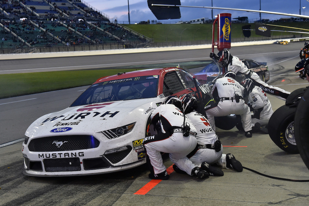 Crew chiefs fined after Kansas Cup race