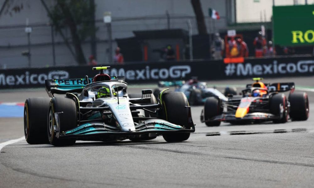 Hamilton Racing Team Challenging Red Bull