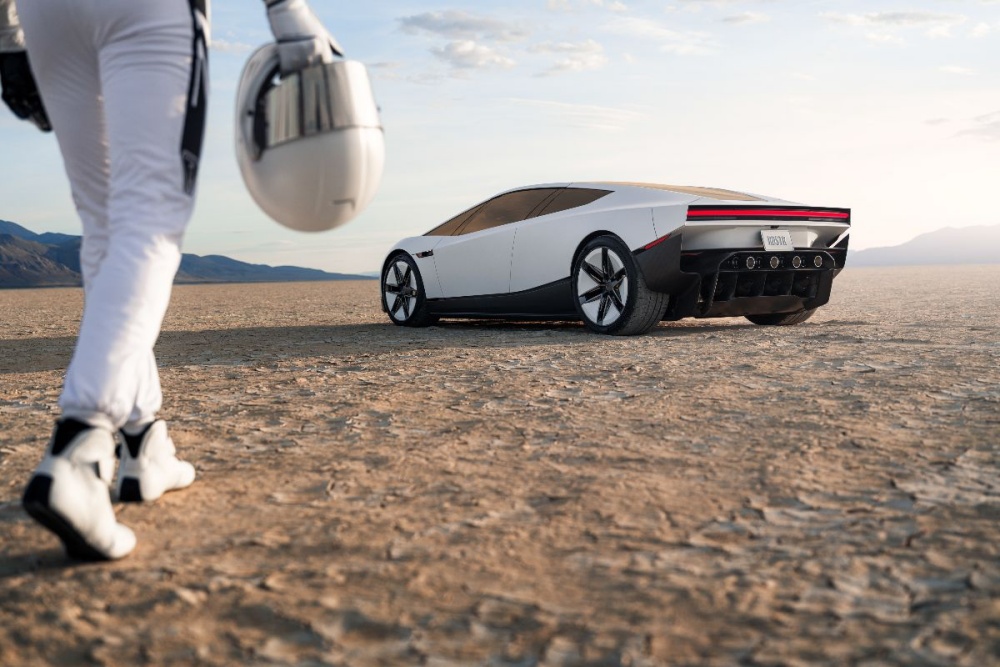 Tesla Roadster heads to the Petersen Museum... but not for long