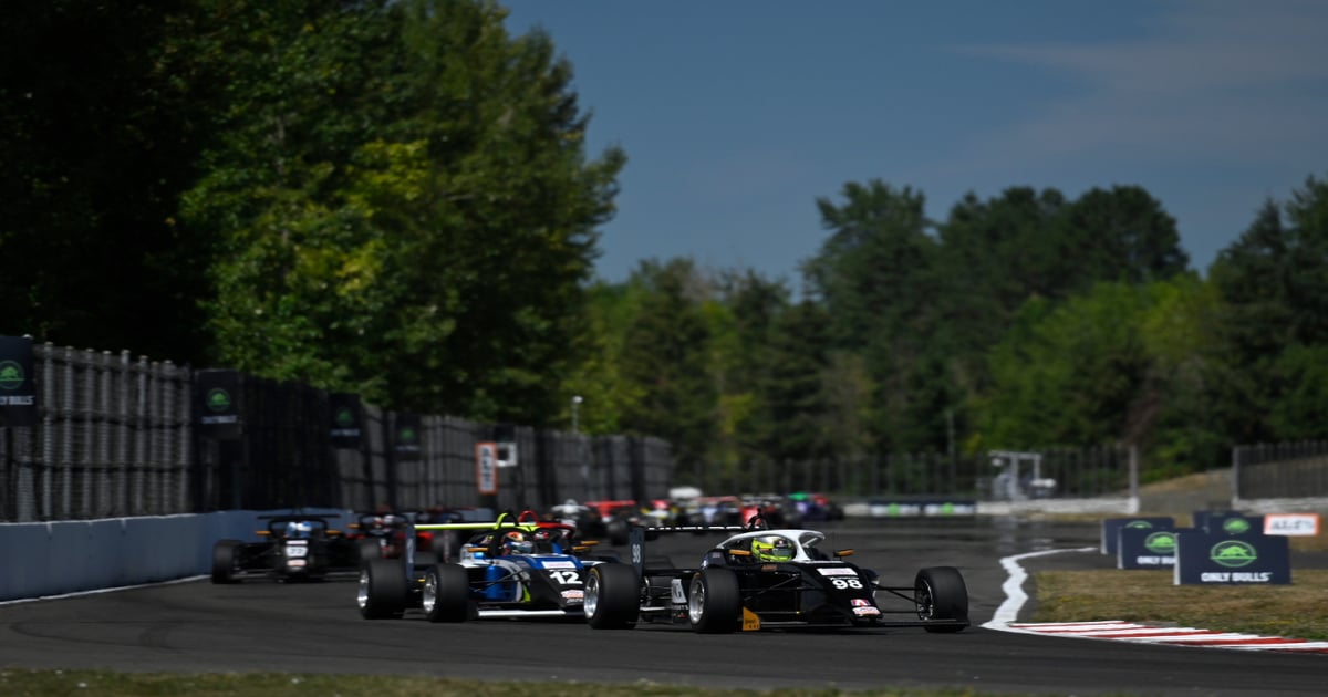 Dominant Wheldon sweeps USF2000 at Portland | RACER