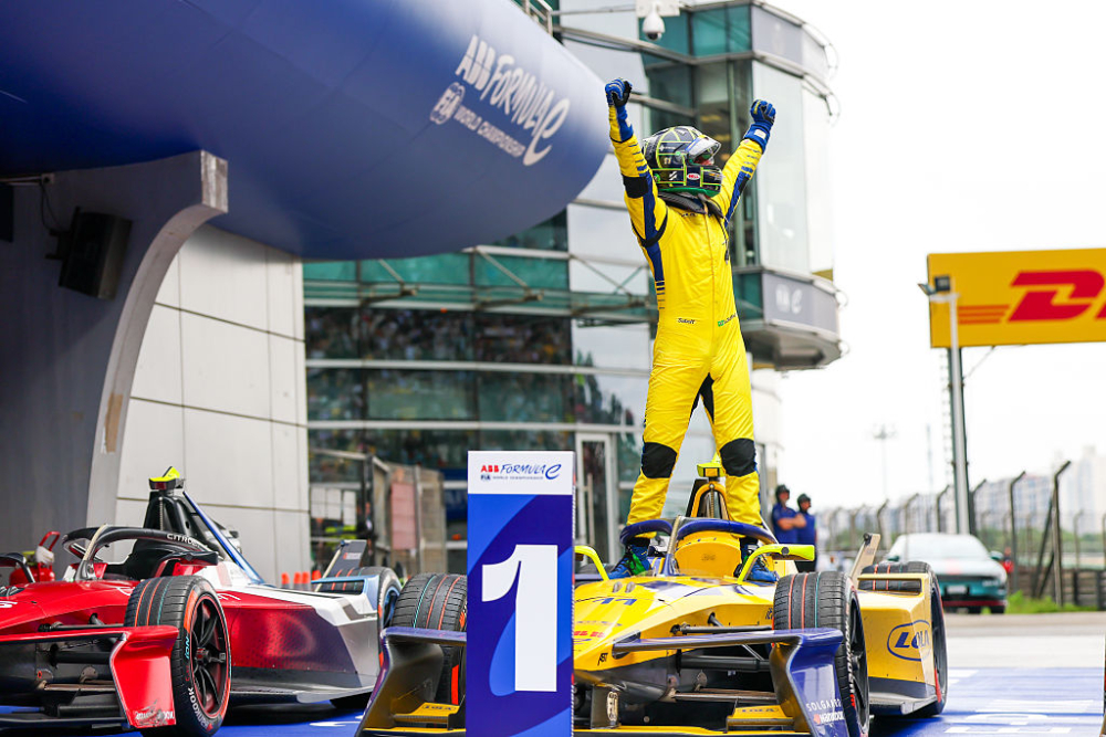 di Grassi stuns in Shanghai to give Lola its first Formula E win