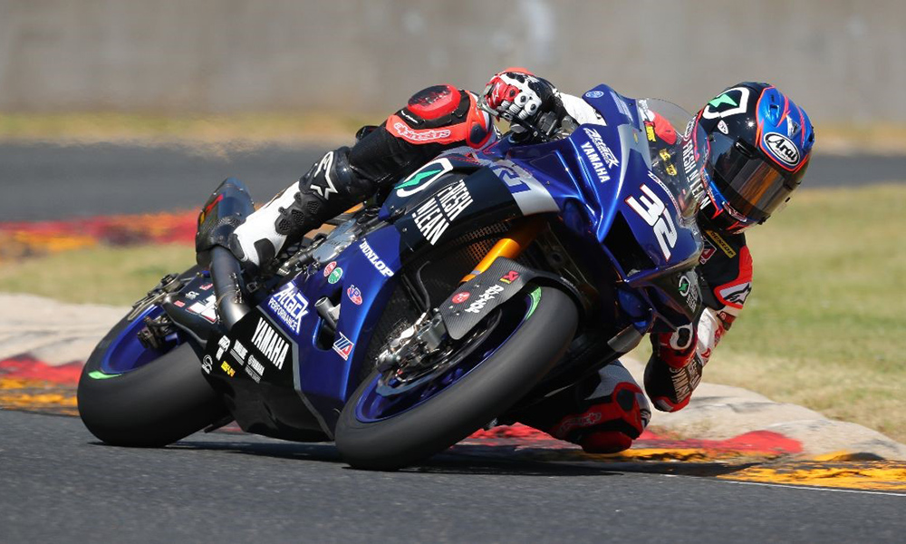 Gagne on top on opening day for Superbike at Road America