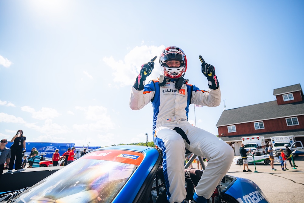 Harmon beats Thomas to the line in Mazda MX-5 Race Two at VIR