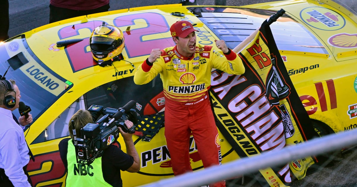 Logano holds off charging Blaney for third Cup Series title at Phoenix ...