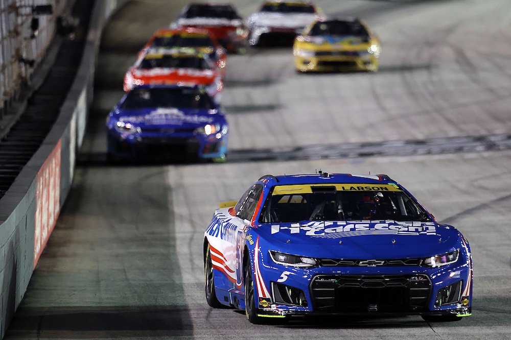 Runner-up Larson leaves Bristol with Cup Series points lead