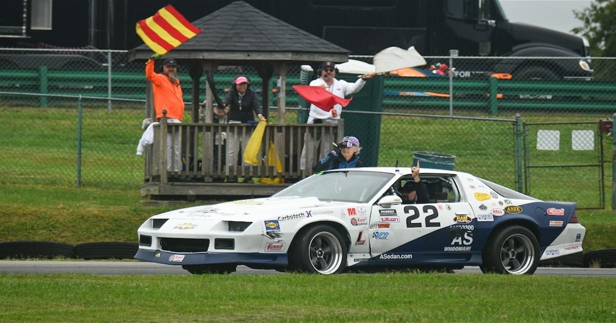 Through smoke, Richardson claims 1st in American Sedan | RACER