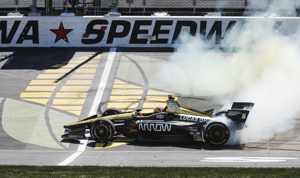 Hinchcliffe crashes Newgarden's party in Iowa