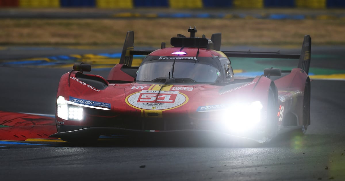 LM24, Hour 15: Ferrari closing on Toyota; drama in LMP2 | RACER