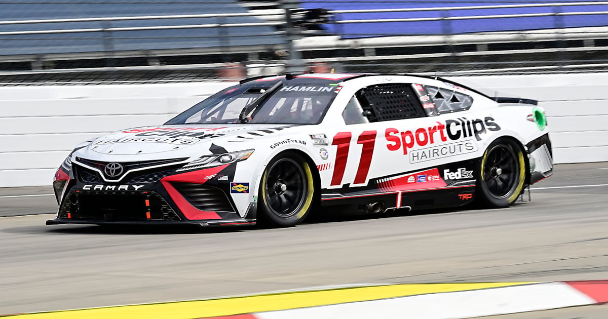 Hamlin starts Martinsville strong by pacing practice | RACER