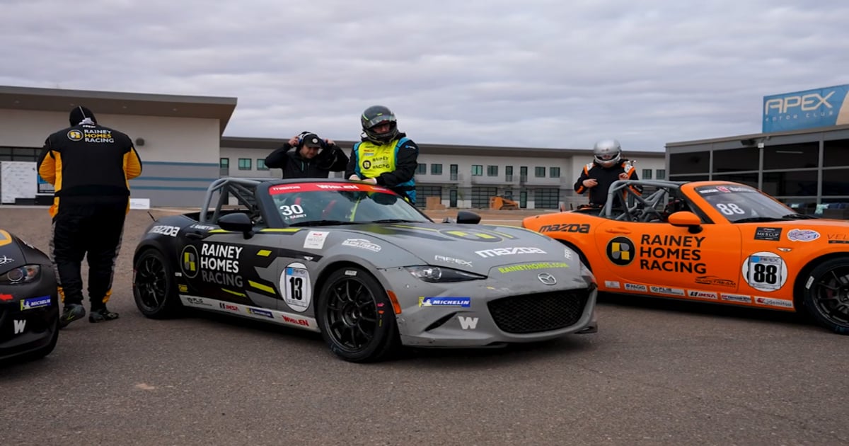 Largest ever Mazda Miata field spotlights Race 2 at Apex | RACER