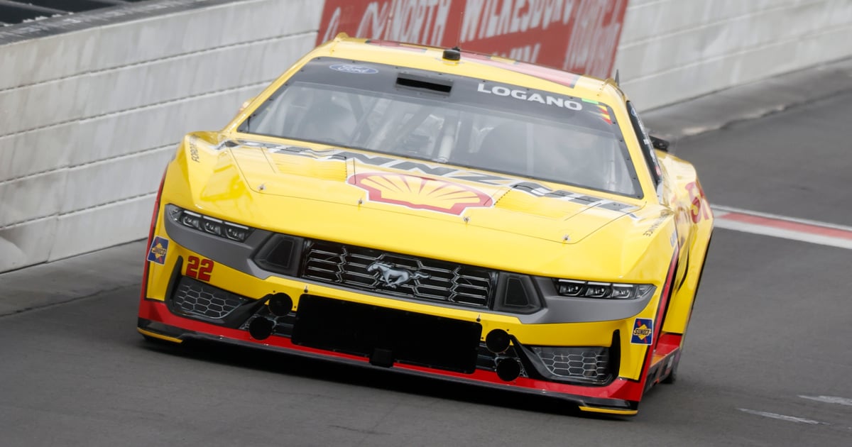 Logano on All-Star pole as No. 20 JGR team wins Pit Crew Challenge | RACER