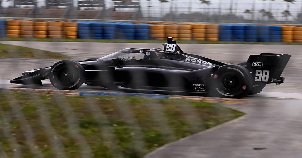 IndyCar makes huge strides with first hybrid test of 2024 | RACER