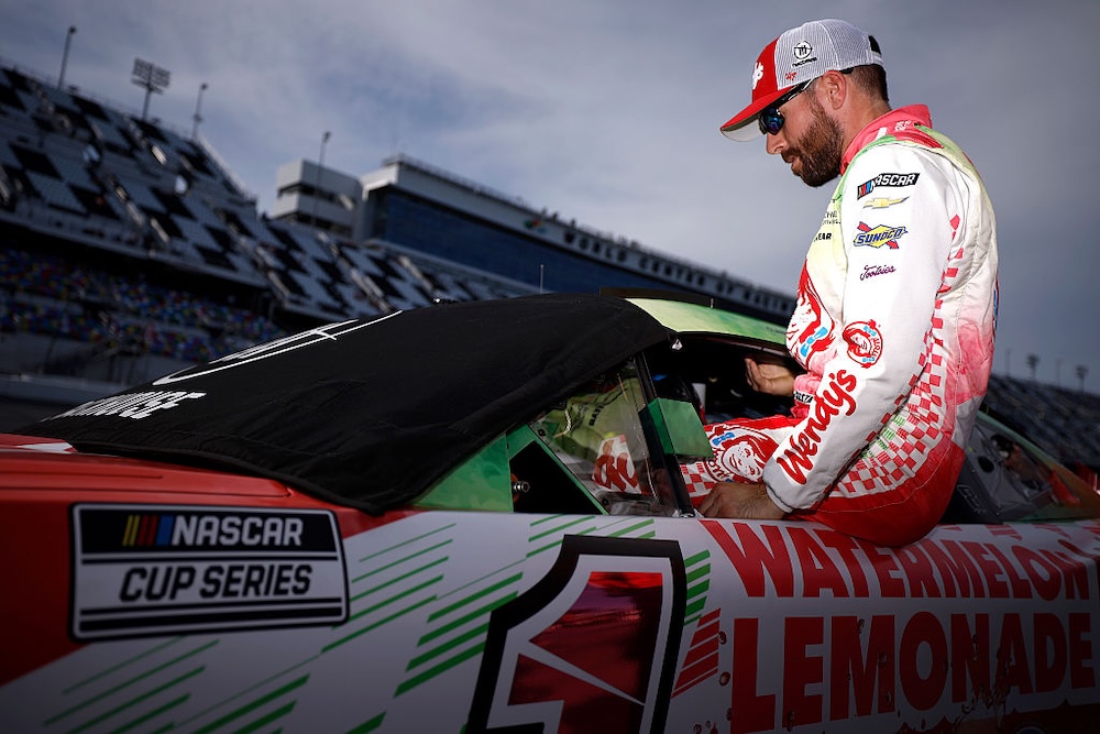 Chastain captures Cup Series pole at Daytona