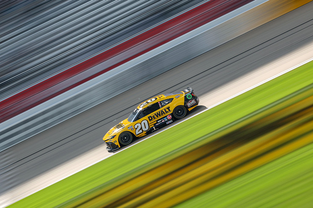Bell fastest in Cup practice at Nashville
