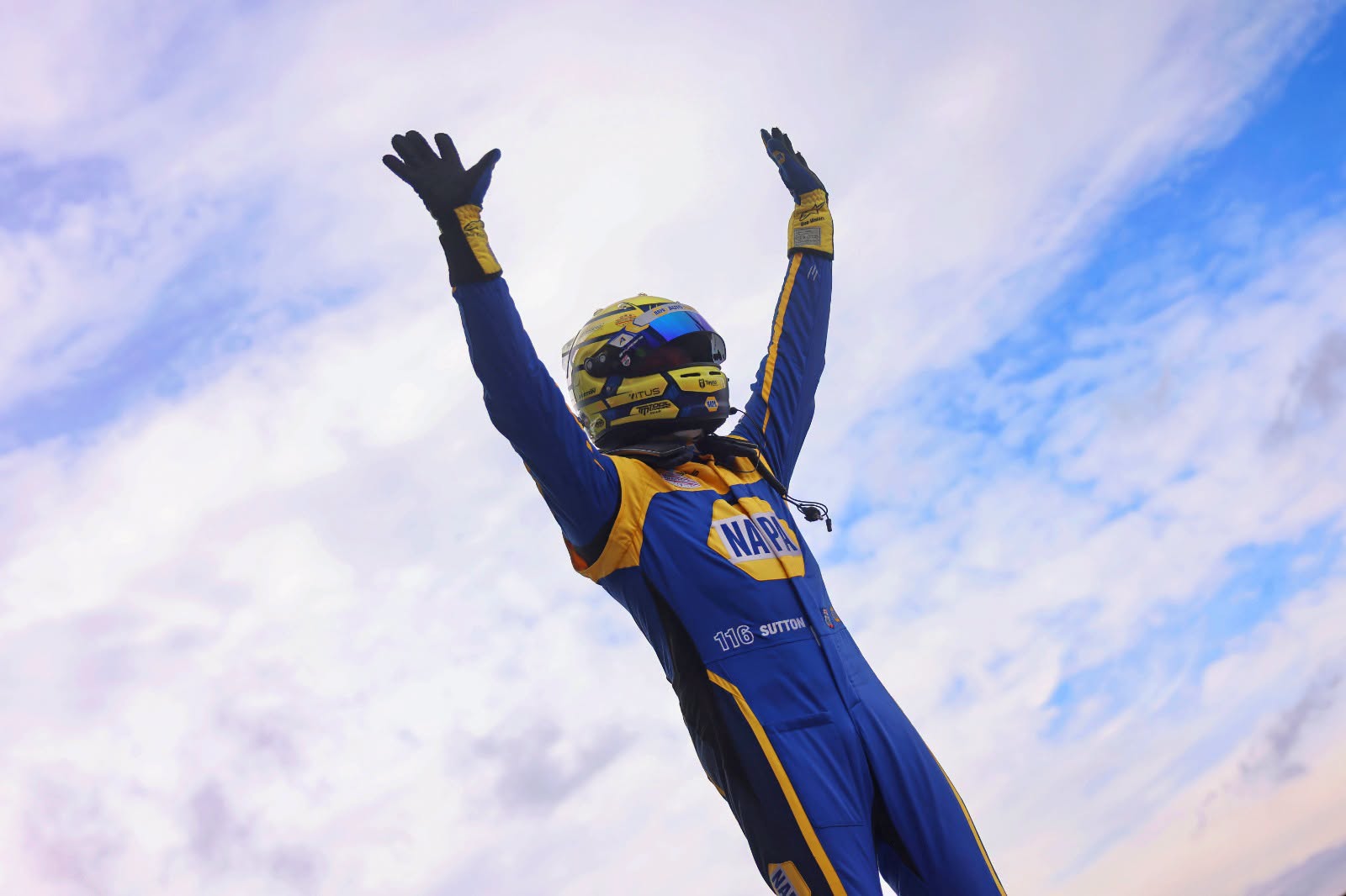 As Sutton revels in championship glory, BTCC's independents' battle goes to the wire