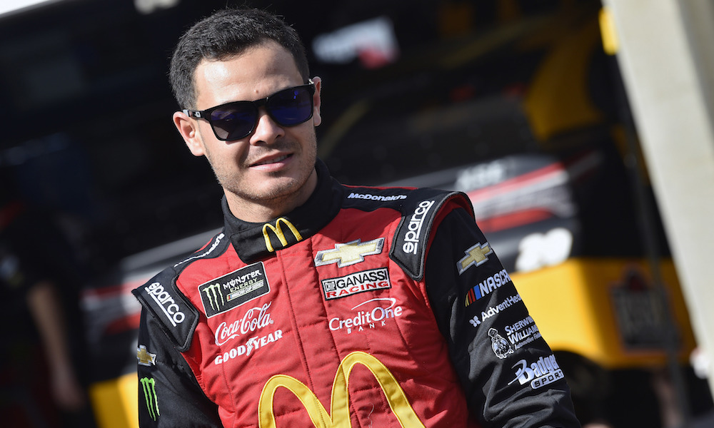 Larson extends olive branch to Hendrick