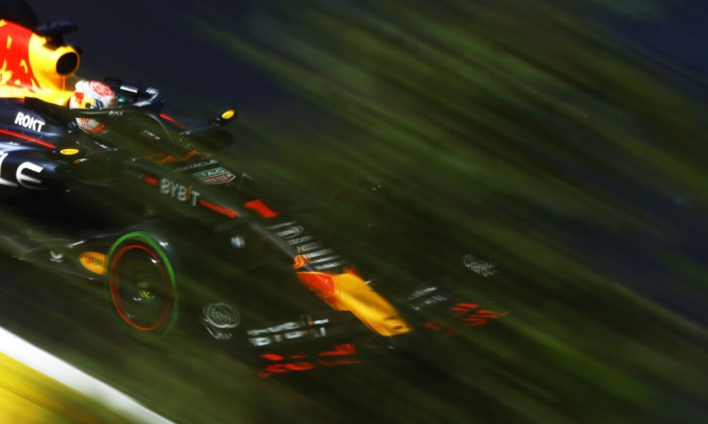 Verstappen pips Piastri by 0.011s in tight Sprint Shootout