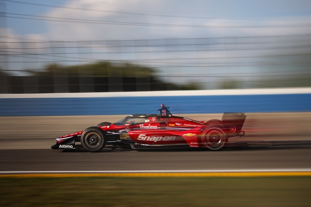 Newgarden quickest in busy IndyCar practice at Milwaukee