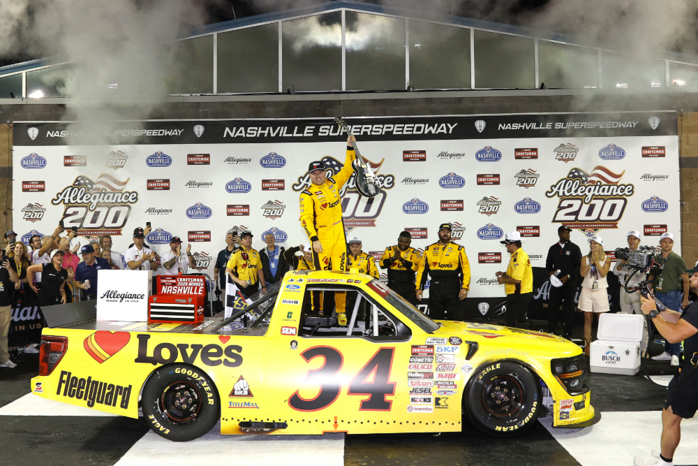 Riggs delivers a masterclass with last-lap pass for Truck Series victory at Nashville