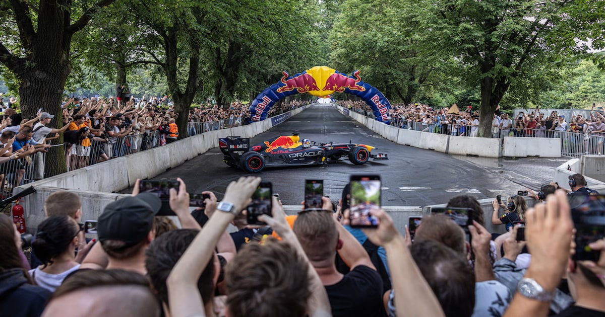 How Coulthard kept his wings | RACER