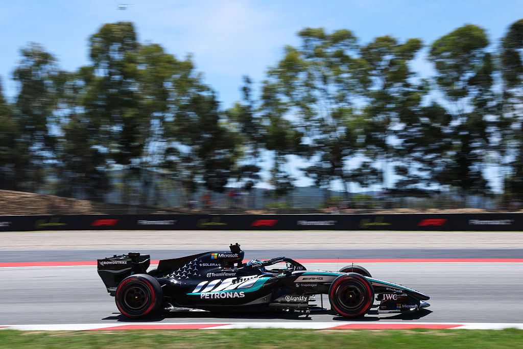 Russell beats Piastri to top spot in final Barcelona practice