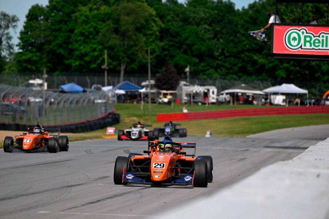 Hauanio scores first FR Americas win at Mid-Ohio