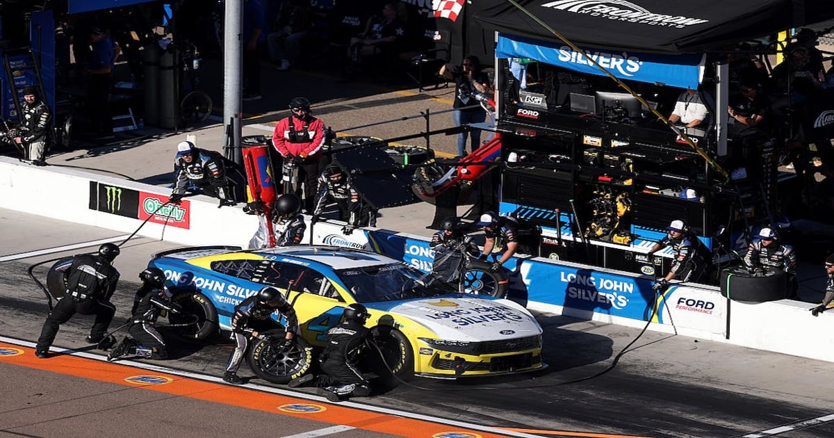 Front Row Motorsports shakes up competition department | RACER
