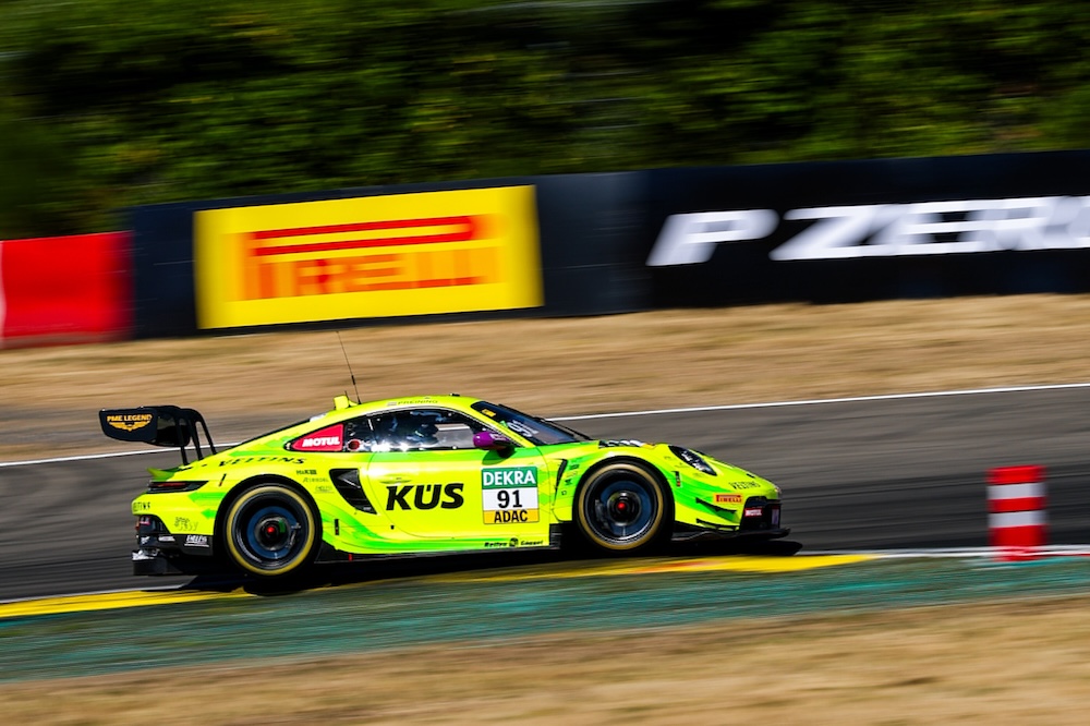 Manthey leads the way in opening DTM practice at the Nurburgring