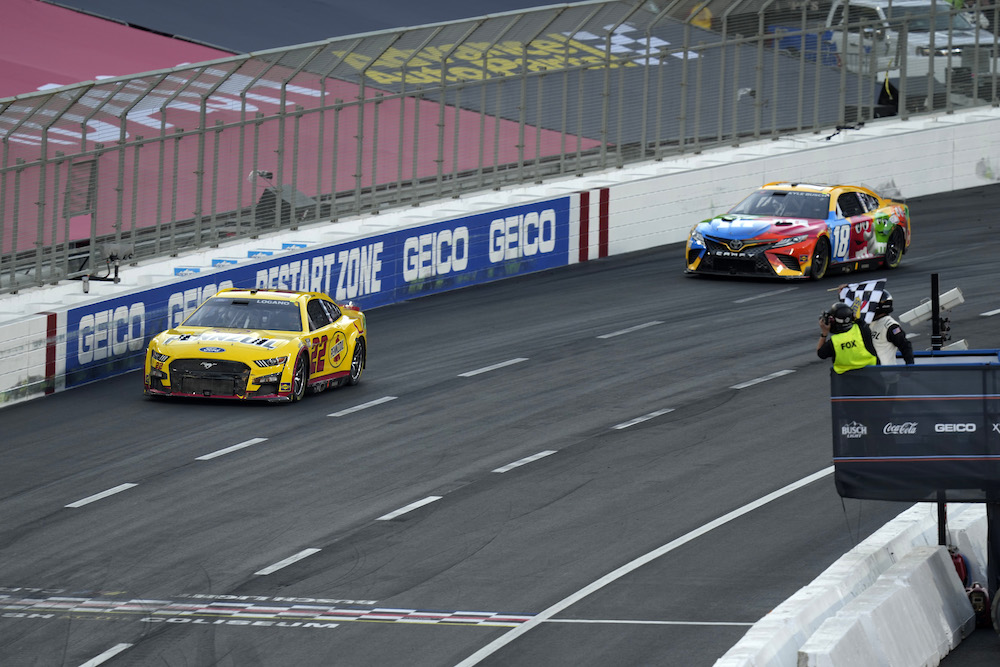 Logano outruns Kyle Busch for Clash win