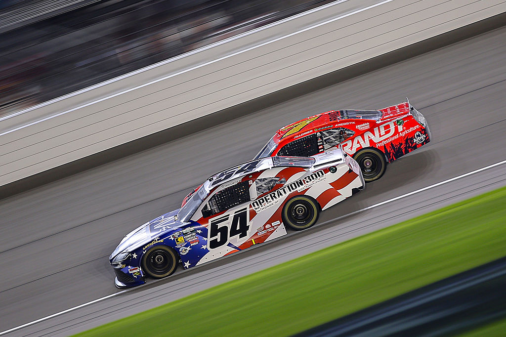 Caruth, Gray survive Daytona melee to earn O’Reilly Series Chase spots