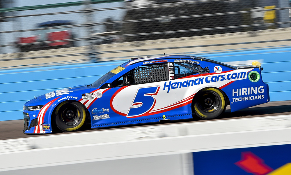 Larson surges to pole at Phoenix
