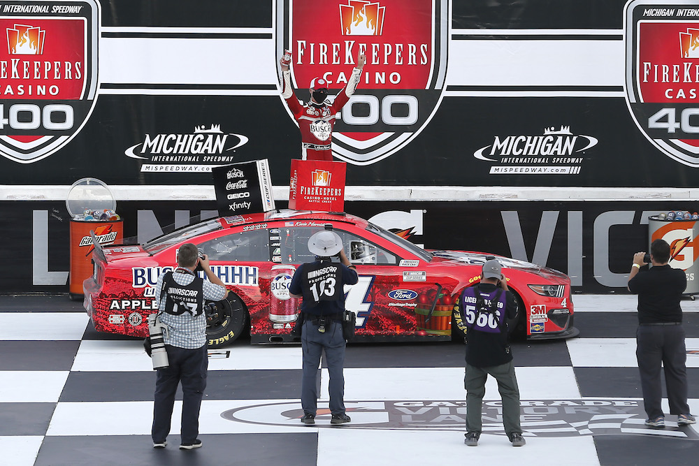 Clean sweep for Harvick in first race of Michigan doubleheader