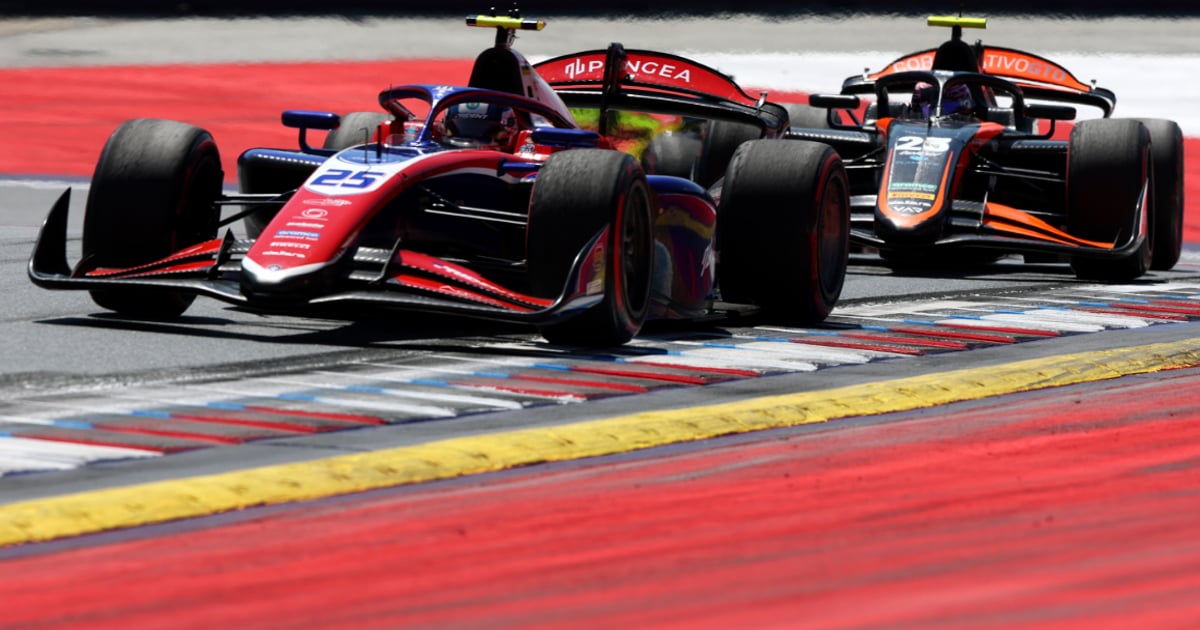 Bennett makes last-lap pass on Montoya for F2 Sprint win | RACER