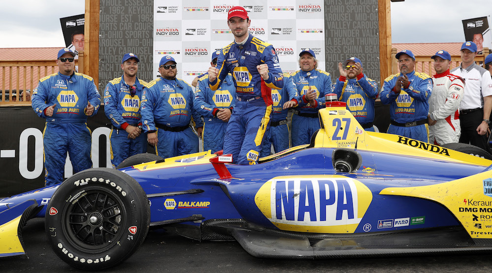 Rossi dominates Mid-Ohio, tightens championship race