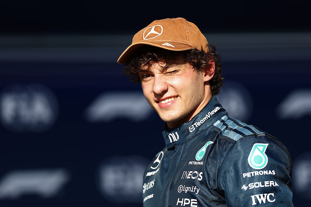 How is Antonelli preparing for his first F1 title chance? With a card game, of course