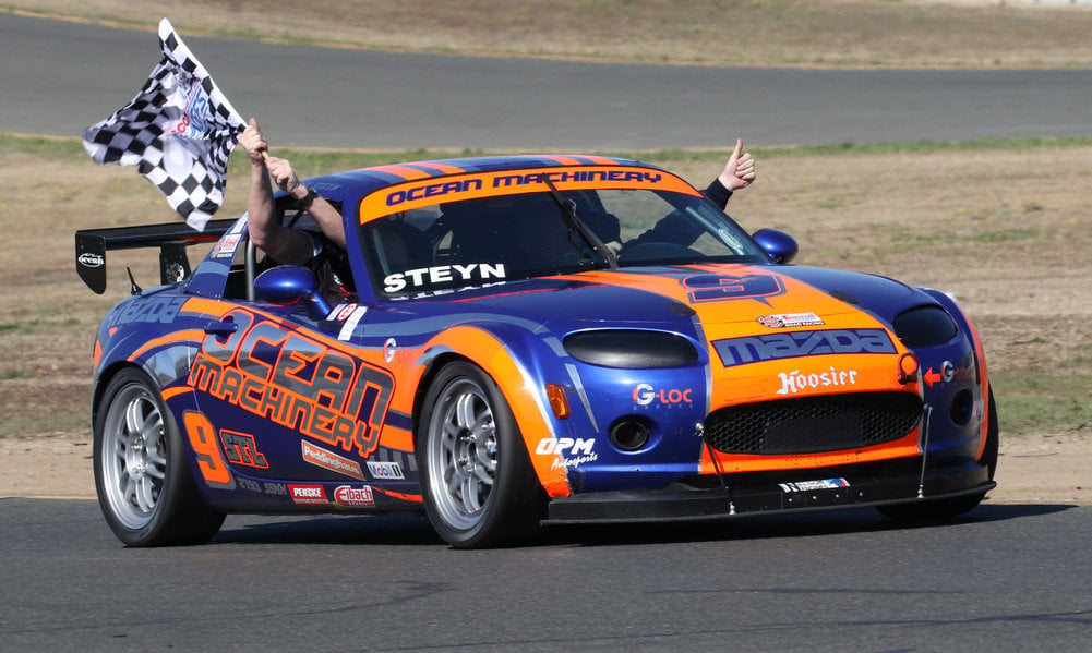 Joe Stinner Raceway Steyn rolls the dice on tires, scores Runoffs STL victory | RACER