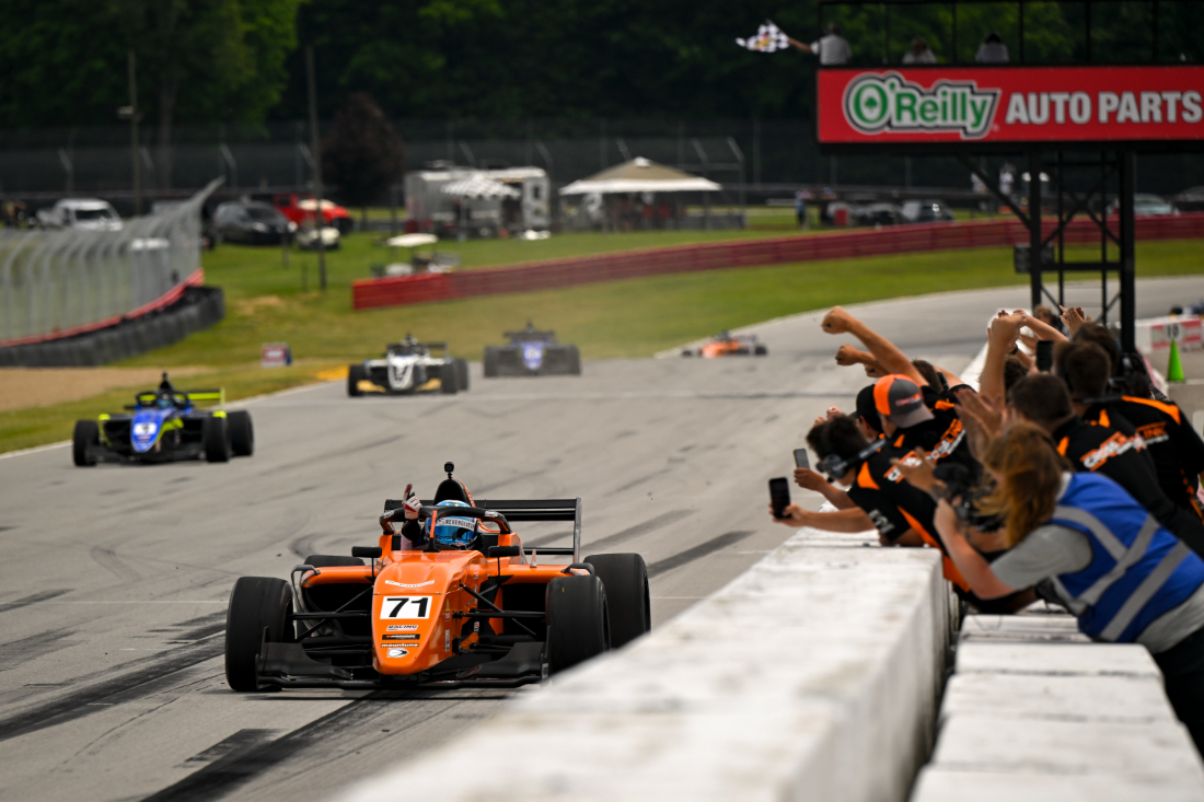 Papasavvas wins FR Americas Race 2 at Mid-Ohio