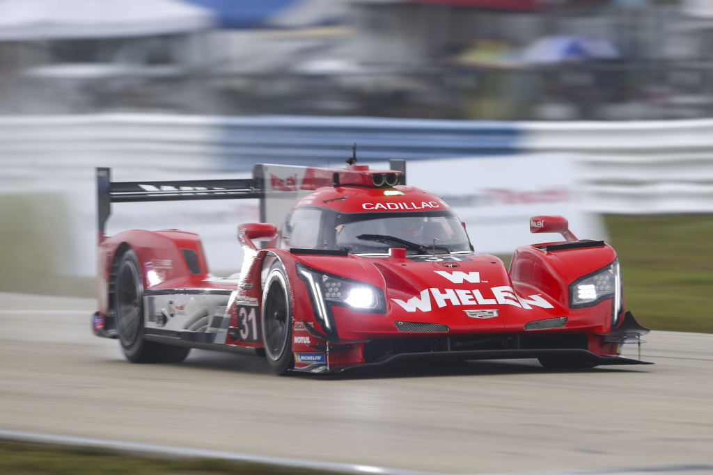 Sebring 12 Hour 6: Derani leads, Mazda crashes at half-distance